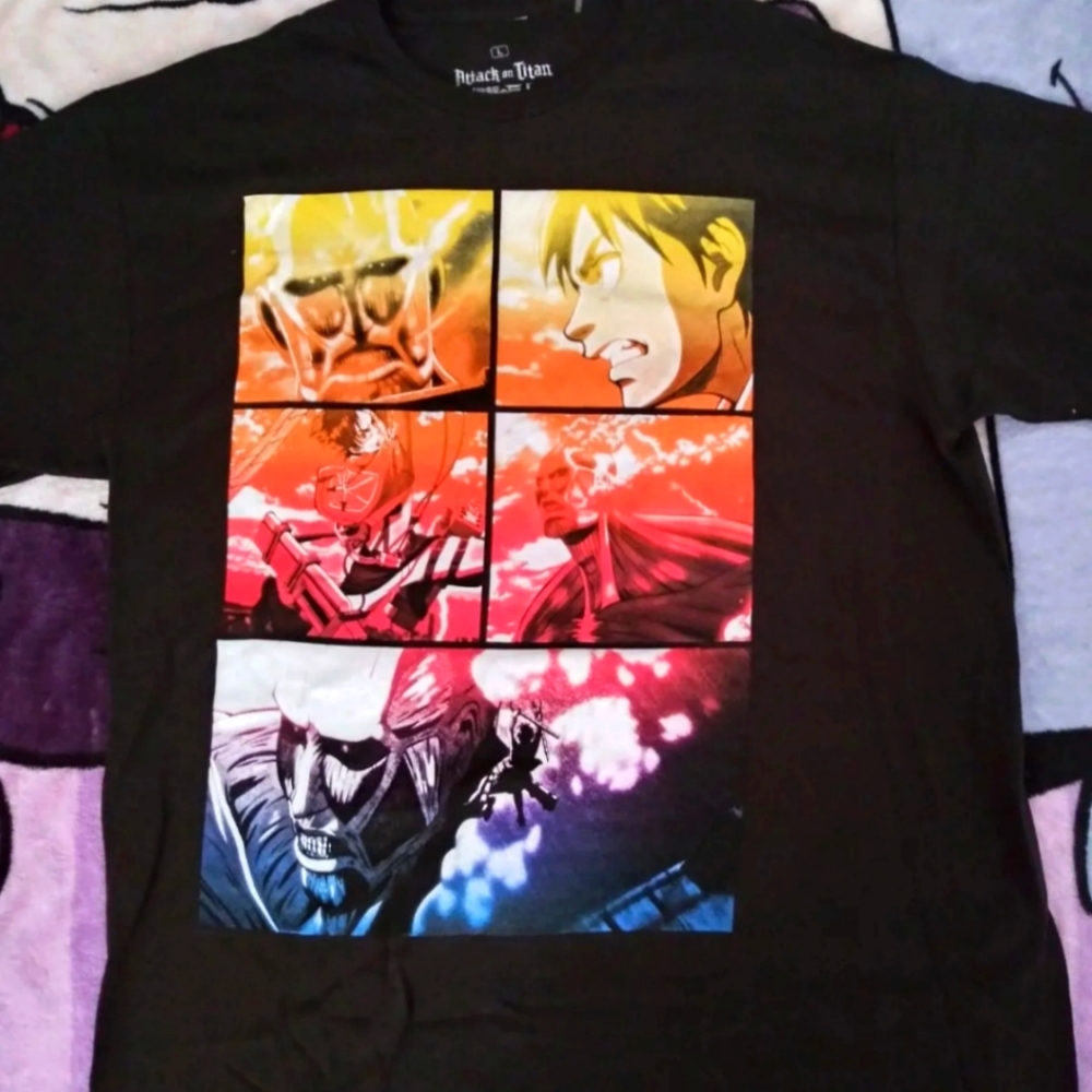 Attack on Titan Shirt - Picture 3 of 6